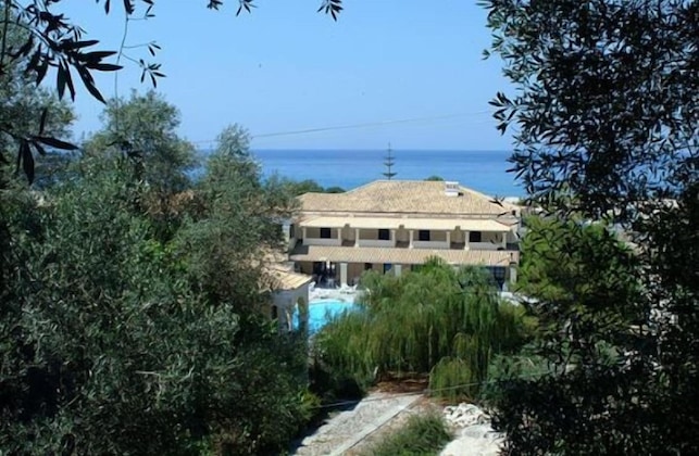 Gallery - Karavostasi Beach Hotel
