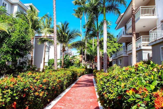 Gallery - Hotel Tropicana Suites Deluxe Beach Club & Pool