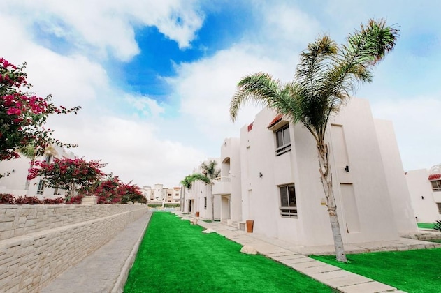 Gallery - Green Leaves Aqua Park Beach Resort North Coast