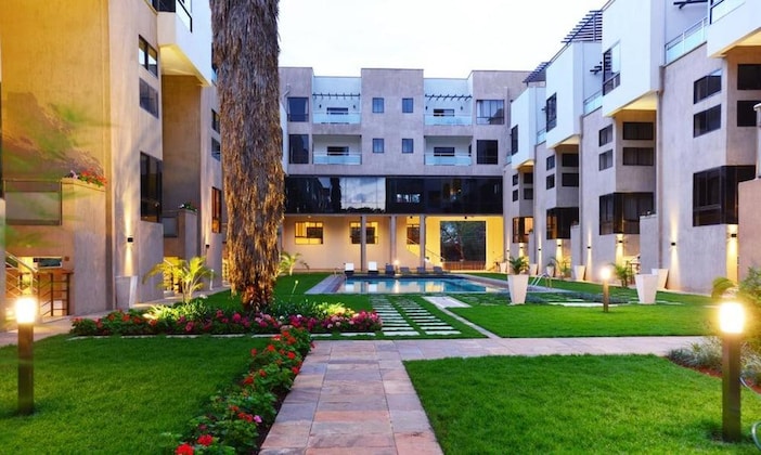 Gallery - The Courtyard At Vanga