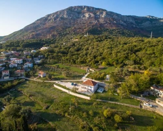 Gallery - Uphill Glavanovic Pool Villa