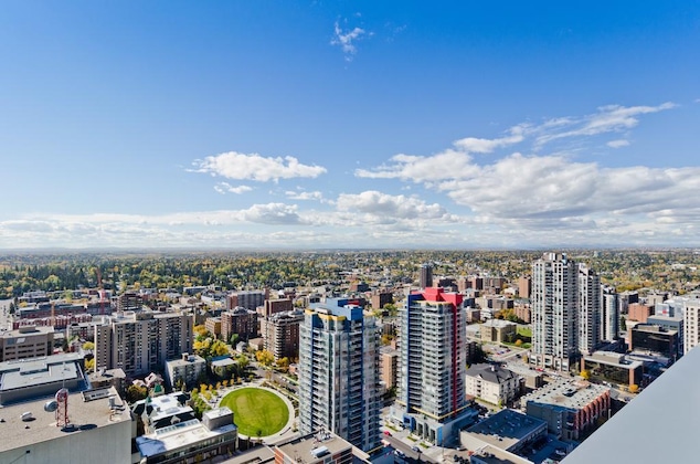 Gallery - Ostays Condos - Mark On 10th
