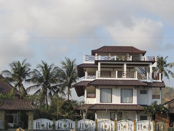 Gallery - Friends Beach Hotel
