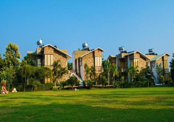 Gallery - The Roar Resort