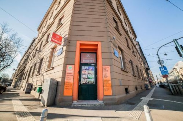 Gallery - Palmers Lodge Hostel