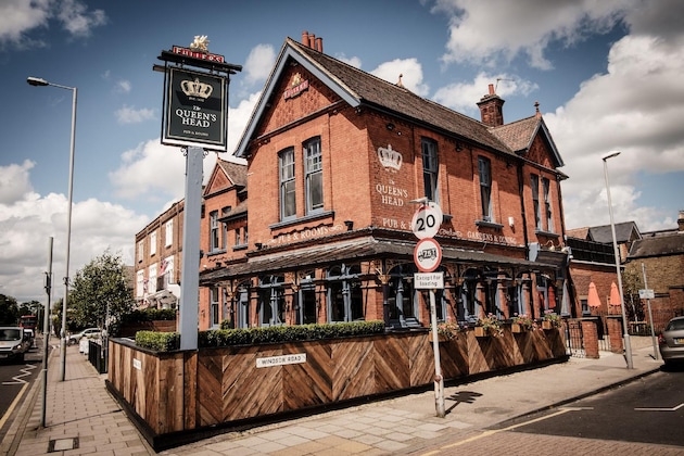 Gallery - The Queen's Head