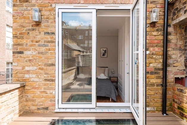 Gallery - Lillie Road Residence I