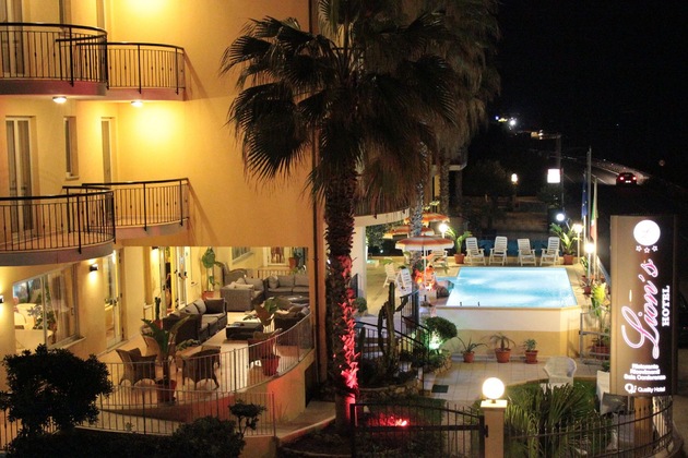 Gallery - Lion's Hotel