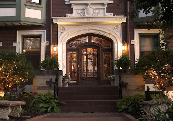 Gallery - Fleur-de-lys Mansion