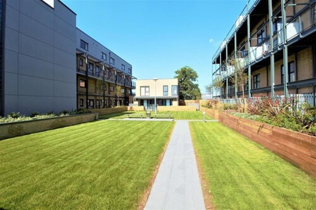 Gallery - Flamsteed Duplex Apartment
