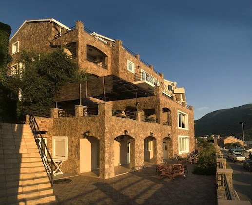 Gallery - Contessa Apartments