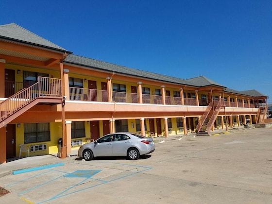 Gallery - The Heart Of Texas Motel