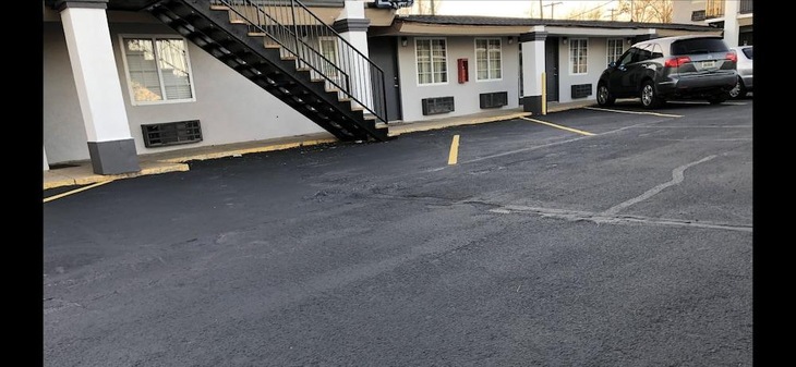Gallery - Deluxe Inn & Suites