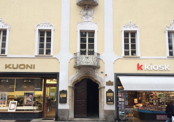 Gallery - Piazza Collegiata Bellinzona