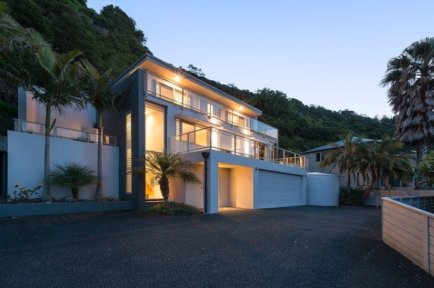 Gallery - Sea Breeze Lodge