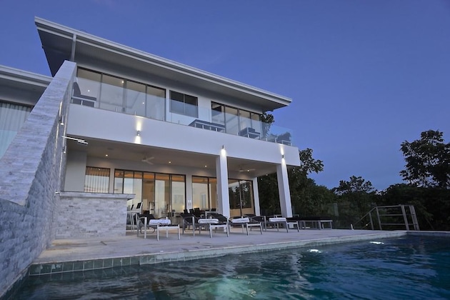 Gallery - Red Sky Beach View Villa