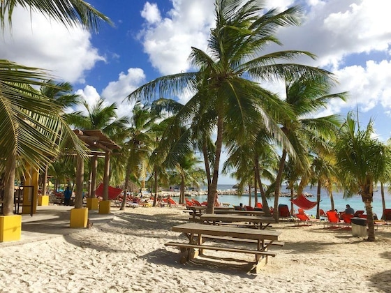 Gallery - Blue Bay Beach Villas
