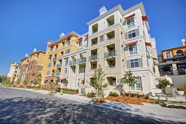 Gallery - Global Luxury Suites Baypointe Station