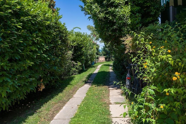 Gallery - Au Jardin Fleuri