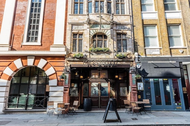 Gallery - Fox And Anchor
