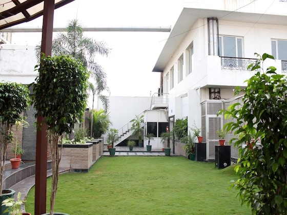 Gallery - Oyo 2617 Hotel Samrat Heavens
