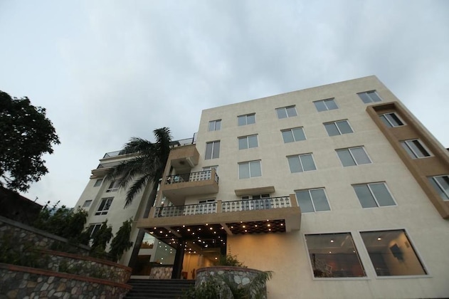 Gallery - Holy River Hotel