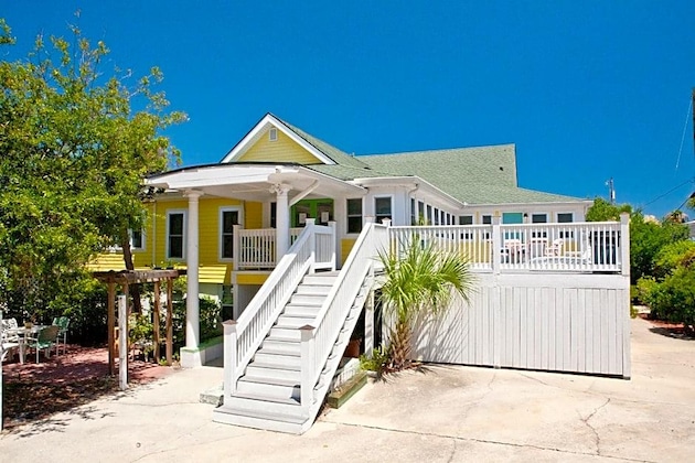 Gallery - Georgianne Inn & Suites
