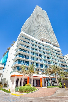 Gallery - Hyde Beach Condos By Ammos Vr