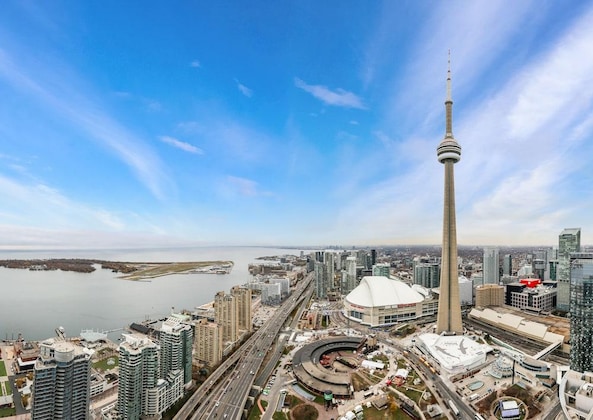 Gallery - Platinum Suites - Breathtaking Cn Tower View