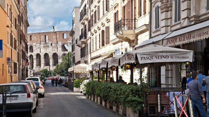 Gallery - Rental In Rome Colour Colosseum Loft