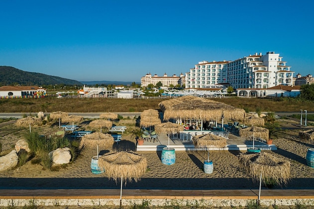 Gallery - Sunrise Blue Magic Resort