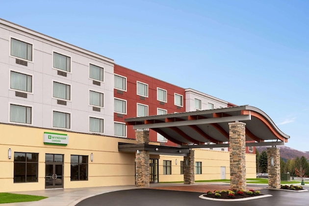 Gallery - Wyndham Garden State College