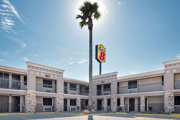 Gallery - Super 8 By Wyndham Mcallen Downtown La Plaza Mall