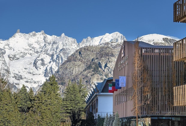 Gallery - Le Massif Hotel & Lodge Courmayeur The Leading Hotels Of The World