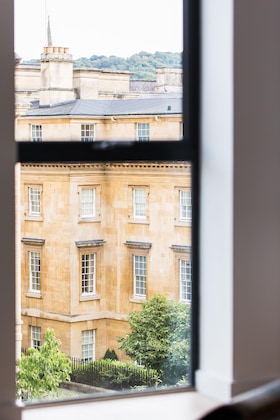 Gallery - Hiding Space - Westgate Apartments