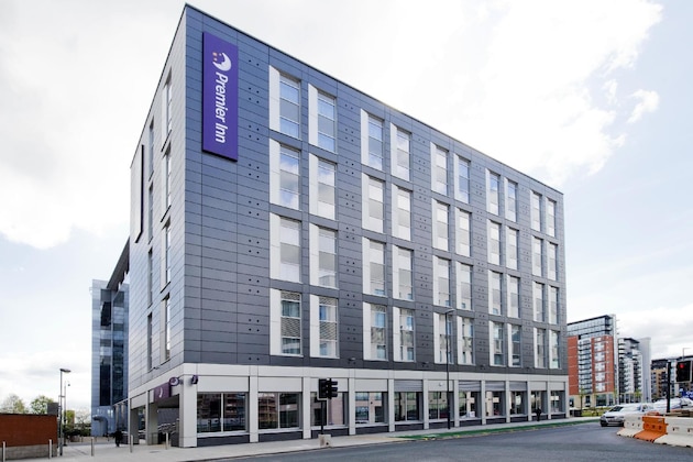 Gallery - Premier Inn Leeds Cc (Whitehall Road)