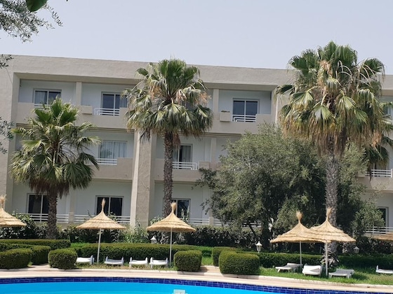 Gallery - Azur Plaza