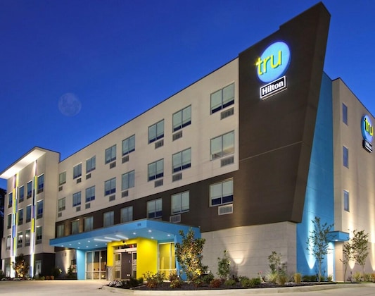 Gallery - Tru By Hilton Lawrence