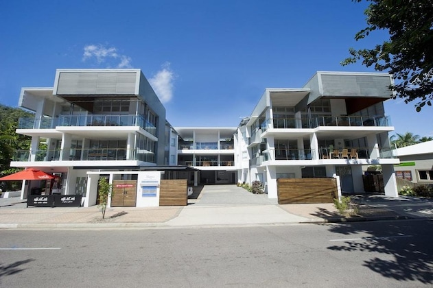 Gallery - Maggies Beachfront Apt. 3