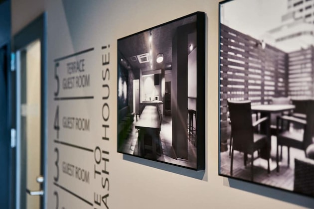 Gallery - Shinsaibashi House