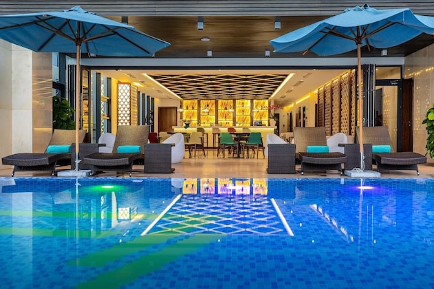 Gallery - Maximilan Danang Beach Hotel