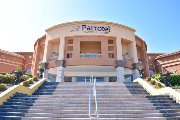 Gallery - Parrotel Lagoon Waterpark Resort