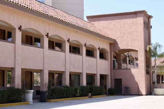 Gallery - Estancia Inn