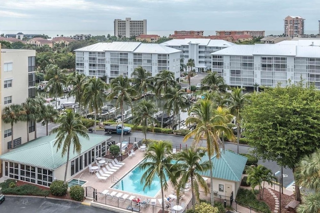 Gallery - Hibiscus Pointe 124