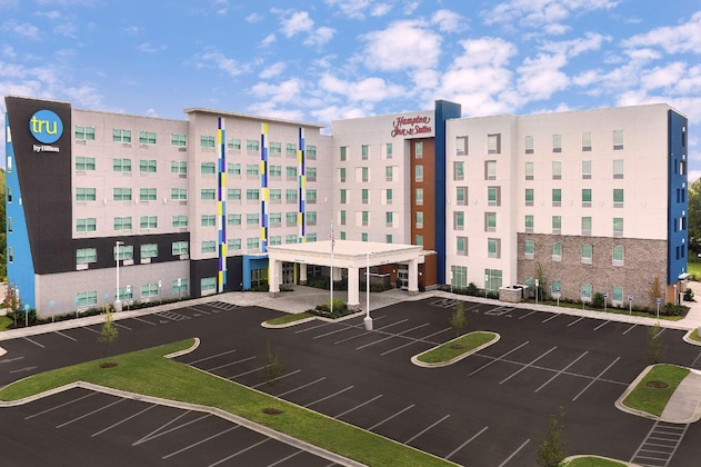 Gallery - Hampton Inn & Suites Charlotte Airport Lake Pointe