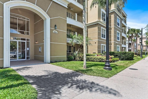 Gallery - 4804 Cayview Ave #105