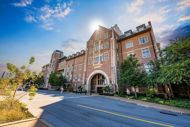 Gallery - The Knight Center At Washington University