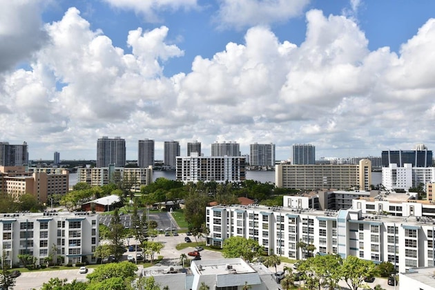 Gallery - Beautiful Asian Retreat 2Bd 2Bth Apt. Min To Beach