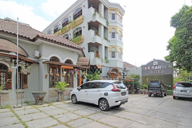 Gallery - Reddoorz Premium Near Solo Grand Mall