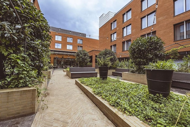 Gallery - The Fellows House Cambridge, Curio Collection By Hilton